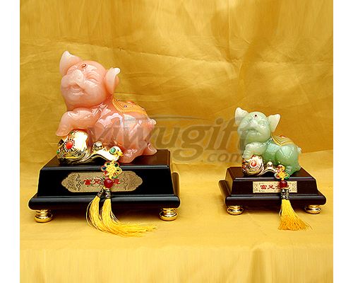 Lucky resin pig, picture